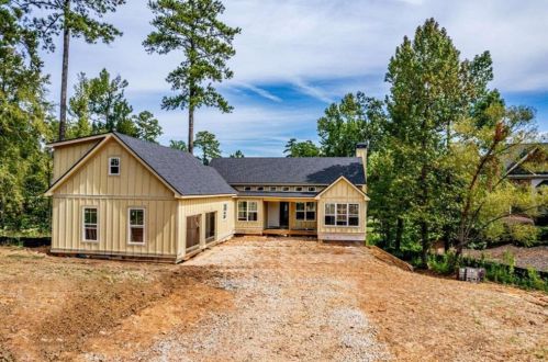 1080 Glen Eagle Dr, Reynolds Plantation, GA 30642-0061