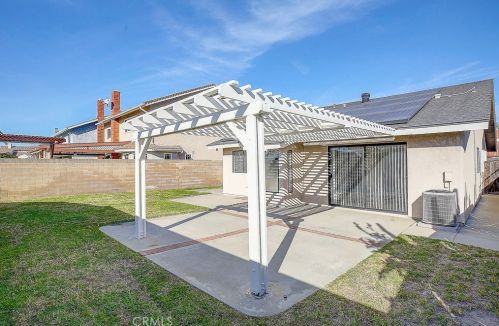 2544 Lark Ellen Ln, Anaheim CA  92806-5606 exterior