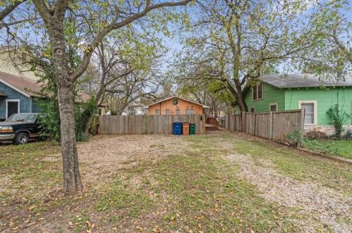 939 50th St, Austin TX  78751-2718 exterior