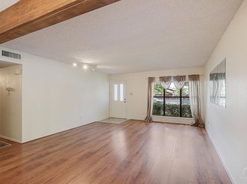 2602 Holy Cross Ln, Garland TX 75044-4673 exterior