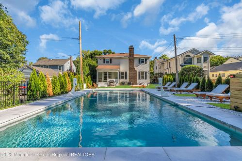 718 Grassmere Ave, Tinton Falls NJ  07712-4333 exterior