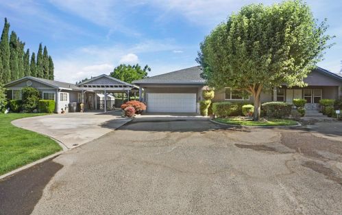 8855 Kettleman Ln, Lodi, CA 95240-9330