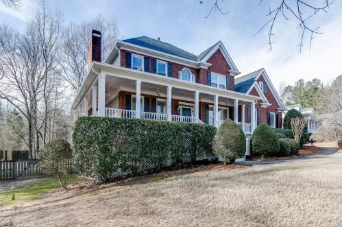 2234 Duncans Shore Dr, Buford, GA 30519-6233