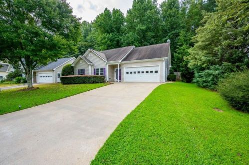 151 Carl Barrett Dr, Holly Springs, GA 30115-4167