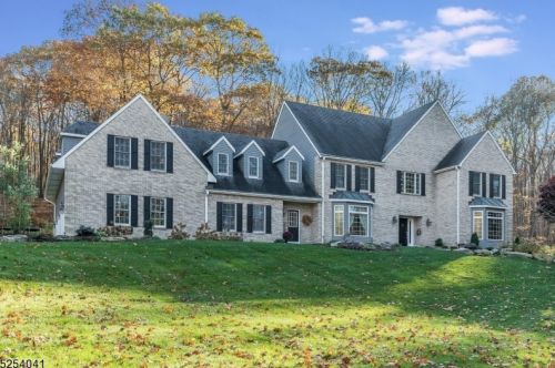 17 Rose Ln, Sparta, NJ 07871-3164