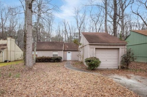 1516 Pine Log Pl, Austell, GA 30168-5819