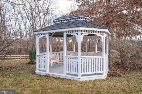 874 Pheasant Hill Rd, Summit Point WV  25446-3634 exterior