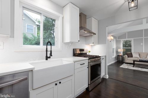 7119 Kerr Dr, Springfield VA  22150-3635 exterior