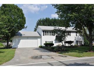 576 Commonwealth Ave, Warwick, RI 02886-0305