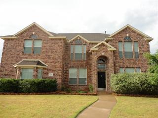 3201 Dalhart Dr, Fort Worth TX  76179-2546 exterior