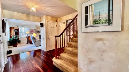 3033 Polly Ln, Homewood, IL 60422-1720