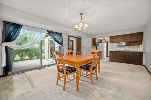 1604 Gingercreek Ct, Sycamore IL 60178-2722 exterior