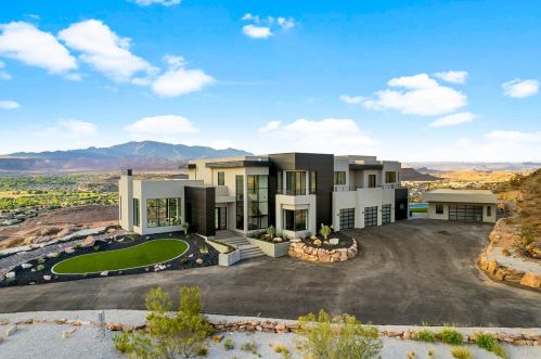 405 Nichols Peak Rd, Washington, UT 84780-2802