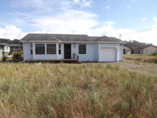 1613 Oceania Dr, Waldport, OR 97394-9520
