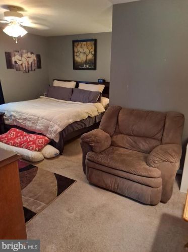 100 Chestnut Ave, Camden NJ  08107-2207 exterior