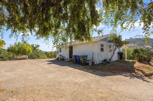976 La Moree Rd, San Marcos, CA 92078-5028