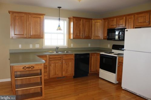 638 Royal View Dr, Lancaster PA  17601-2871 exterior