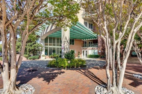 5055 Addison Cir, Addison, TX 75001-6317