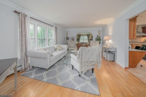 1 Cramer Dr, Chester, NJ 07930-2718