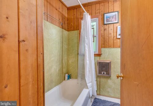 588 Shannondale Rd, Harpers Ferry WV 25425-4757 exterior