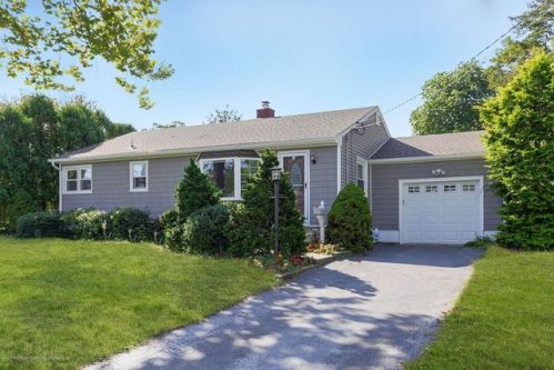 18 Mill Ln, Holmdel Village, NJ 07733-1013