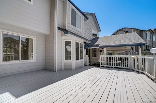 5201 Genoa Way, Aurora CO 80013-6295 exterior