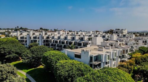 2940 Neilson Way, Santa Monica, CA 90405-5372