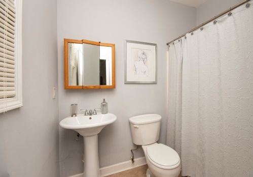 748 Celeste Ln, Atlanta GA  30331-8606 exterior