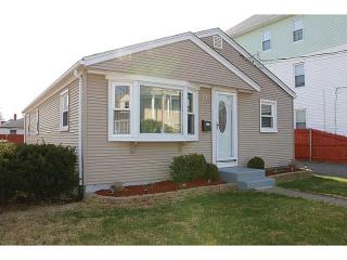 45 Booth Ave, Pawtucket, RI 02861-2409