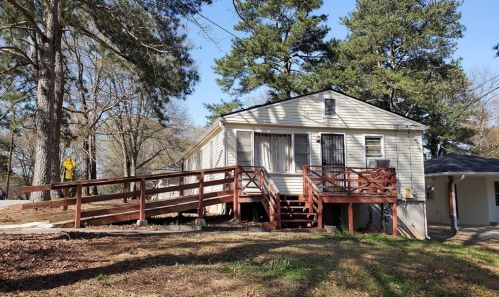 2700 Hood Ave, Atlanta GA  30318-0061 exterior
