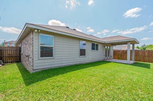 10460 Winding Passage Way, Fort Worth TX  76131-3986 exterior