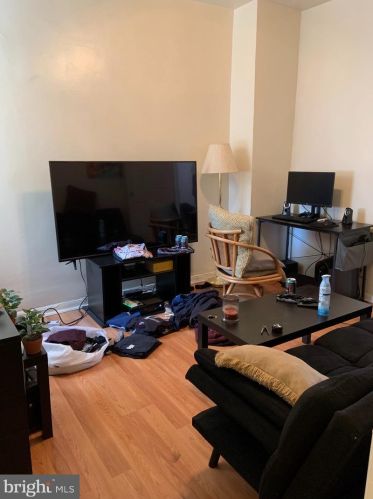 2140 10th St, Philadelphia PA 19148-3005 exterior