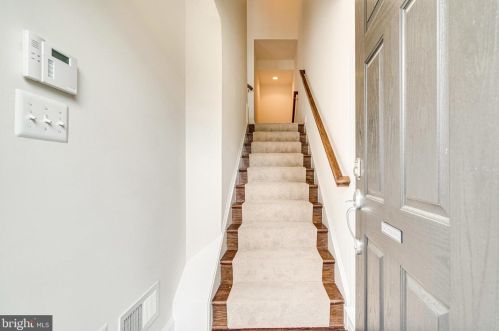 7892 Carbondale Way, Springfield VA  22153 exterior