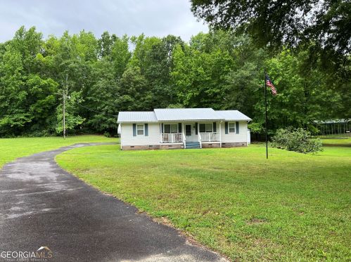 455 Whispering Oaks Dr, Statham, GA 30666-1640
