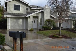 9980 Canyon Creek Ln, Fresno, CA 93730-1242