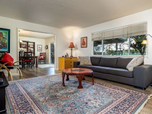 12 Sunland Dr, Chico, CA 95926-1445