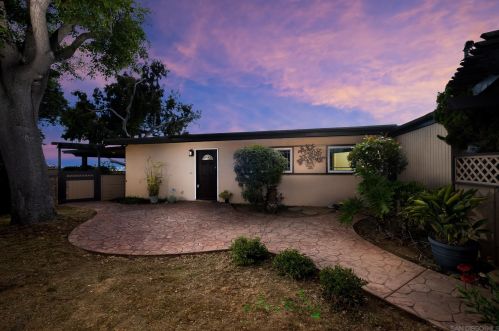 2246 Meadow Lark Dr, San Diego, CA 92123-3312