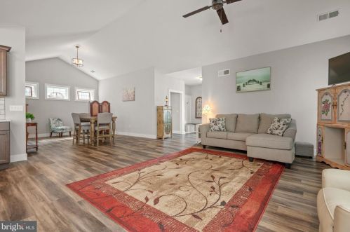 412 Constitution Dr, Ephrata PA  17522 exterior