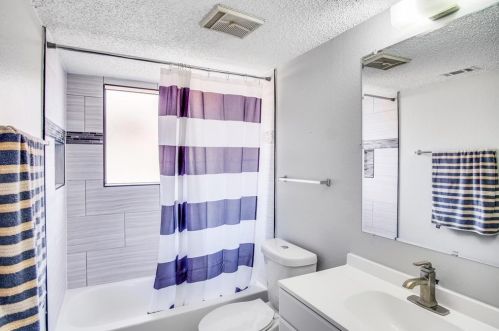 921 Richards Dr, Cedar Hill TX  75104-9262 exterior