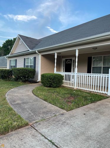 70 Spring Valley Trce, Porterdale, GA 30016-8254
