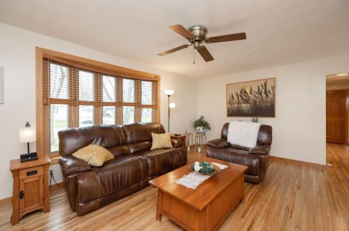 4266 Jasper Dr, Saint Paul MN  55122-2011 exterior