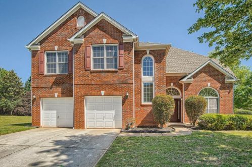 5740 Gateway Blvd, Stone Mountain, GA 30087-6040