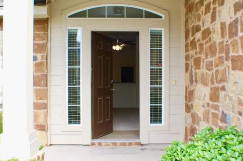 11607 Eric Heiden Ct, Austin TX  78748-2025 exterior