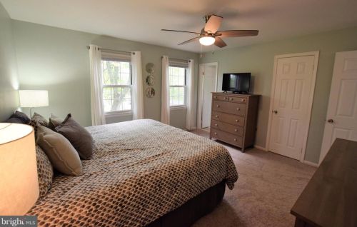 6100 Heron Pond Ct, Springfield VA  22015-3738 exterior