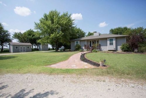 20710 Kellogg Dr, Goddard, KS 67052-8817