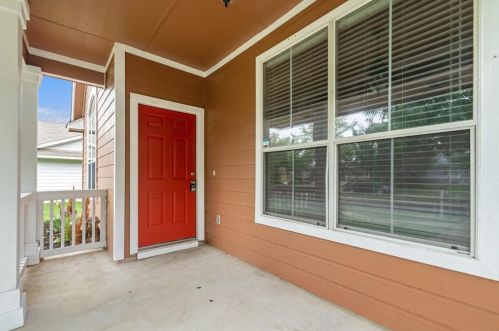 728 Sampson, Uhland TX  78640-5789 exterior