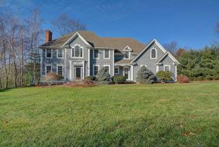 27 Colton Rd, Glastonbury, CT 06033-3948