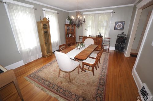 368 Middlesex Ave, Metuchen NJ  08840-1536 exterior