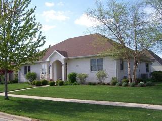 261 Larking Ave, Dekalb, IL 60115-8221
