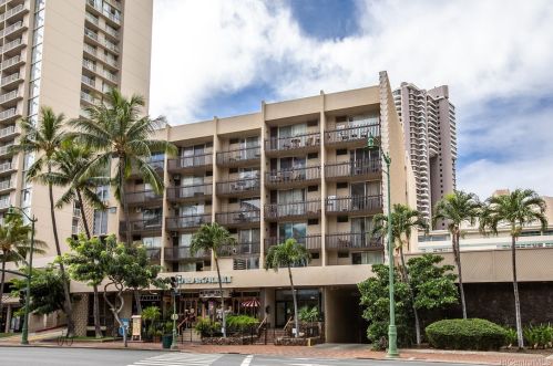1911 Kalakaua Ave, Honolulu HI  96815-1826 exterior